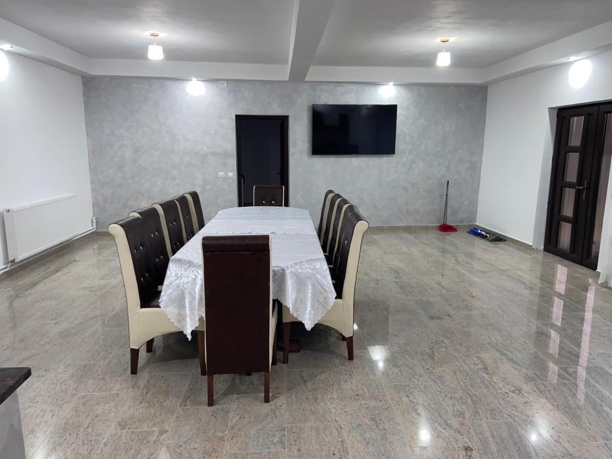 Pensiunea Casa Deny Novaci-Străini 외부 사진