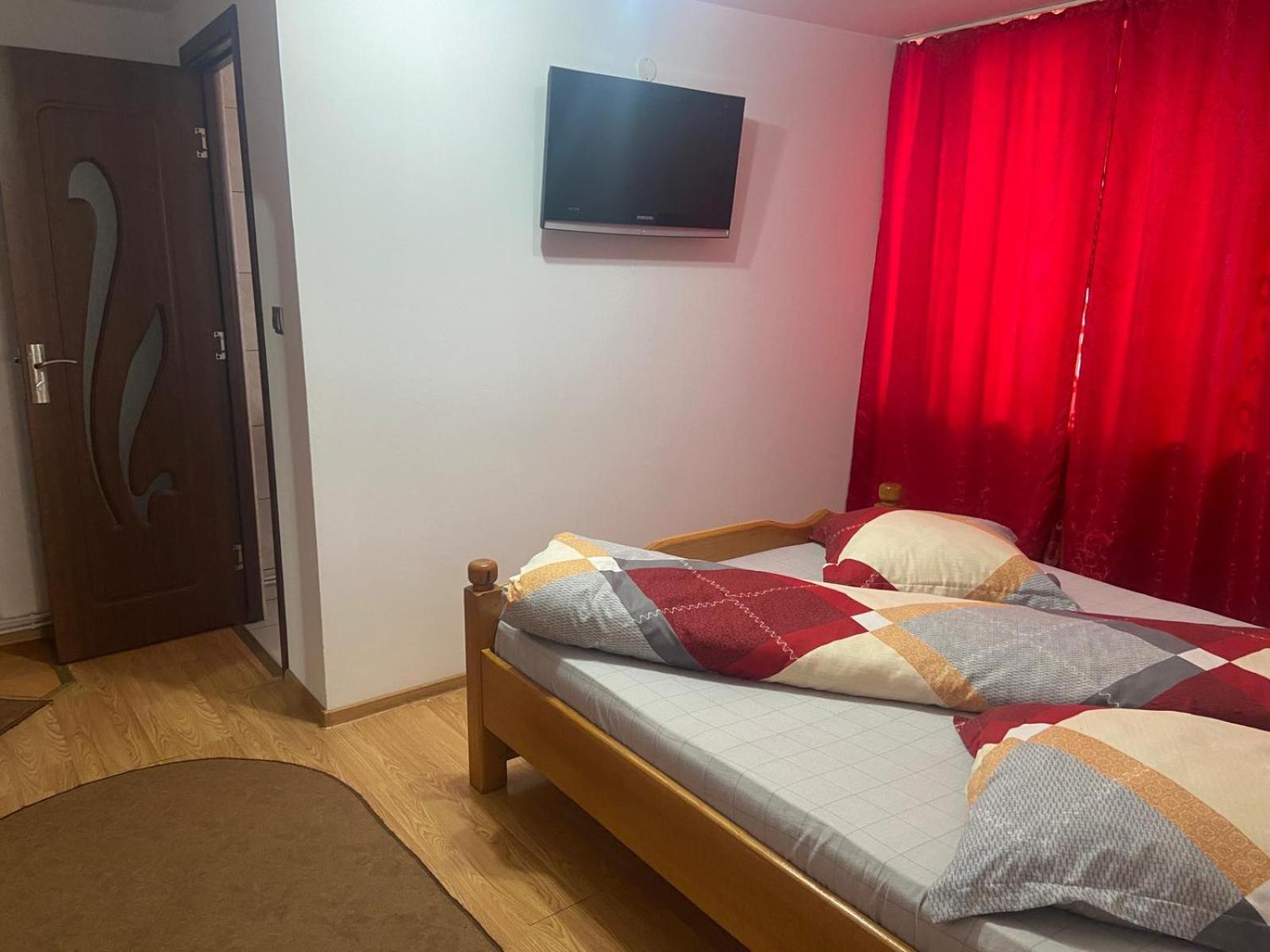 Pensiunea Casa Deny Novaci-Străini 외부 사진