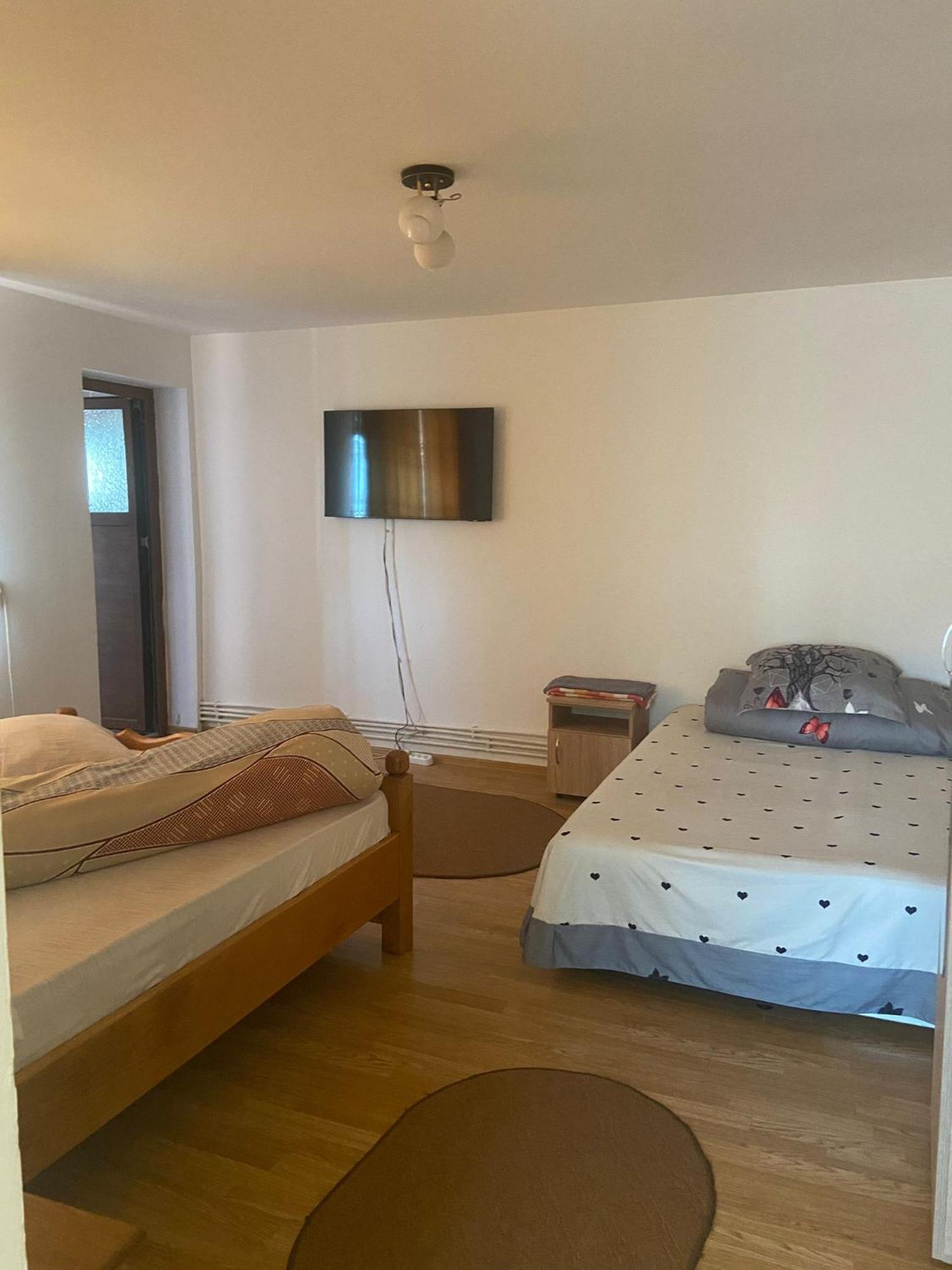 Pensiunea Casa Deny Novaci-Străini 외부 사진